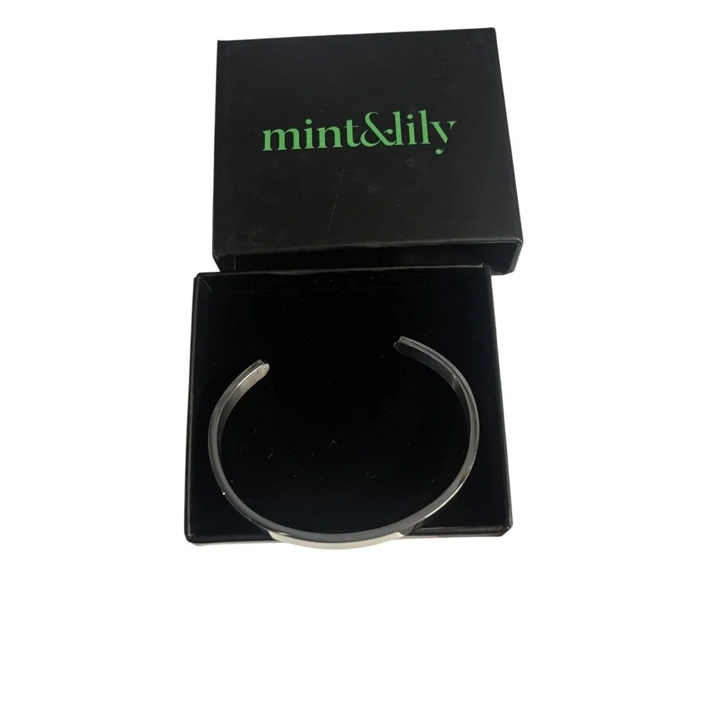 Mint & Lily Silver Straighten‎ Your Crown Daughter Inspirational Cuff Bracelet